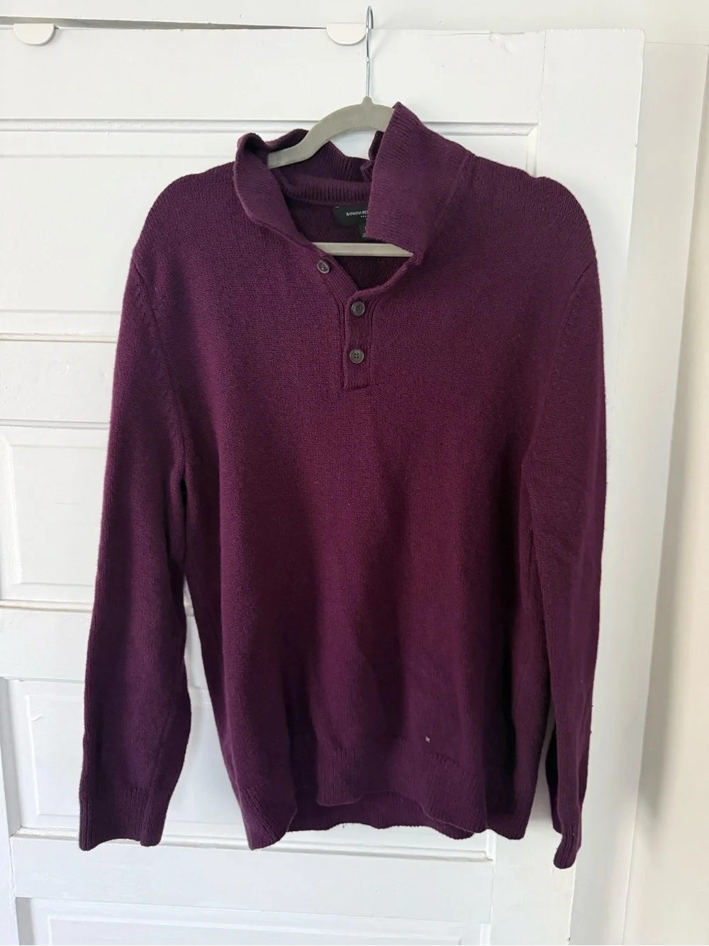 Banana Republic Men's V-Neck Sweater in Plum